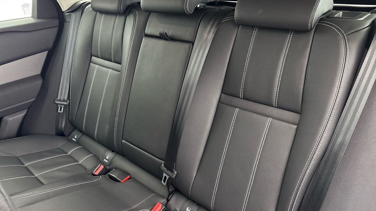 Land Rover Range Rover Velar Image 8