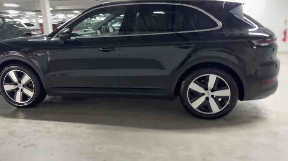 More views of Porsche Cayenne