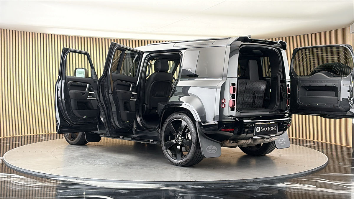 More views of Land Rover Defender 110