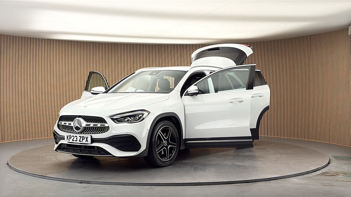 More views of Mercedes-Benz GLA