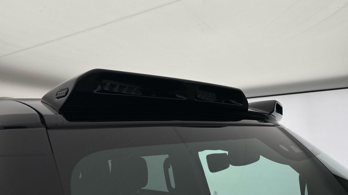 Land Rover Defender 110 Urban Image 25