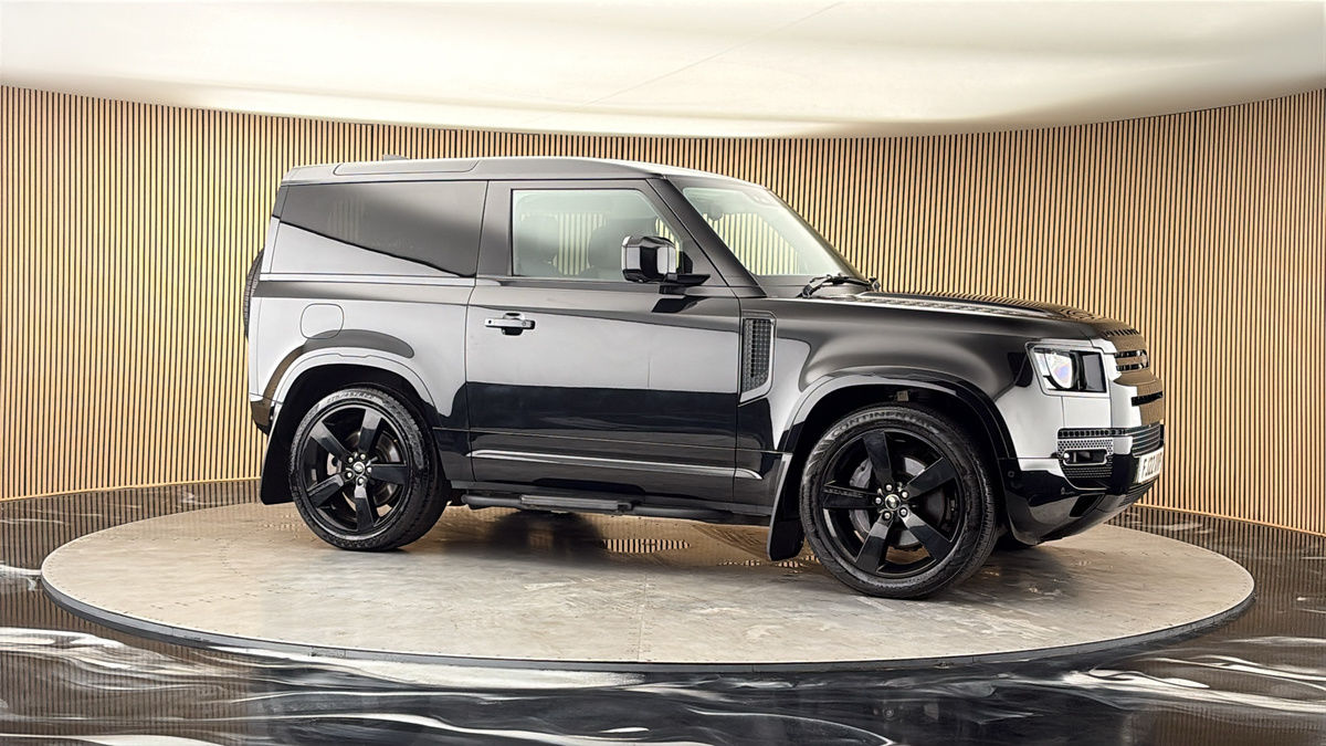 More views of Land Rover Defender 90