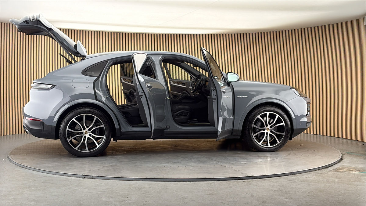 More views of Porsche Cayenne