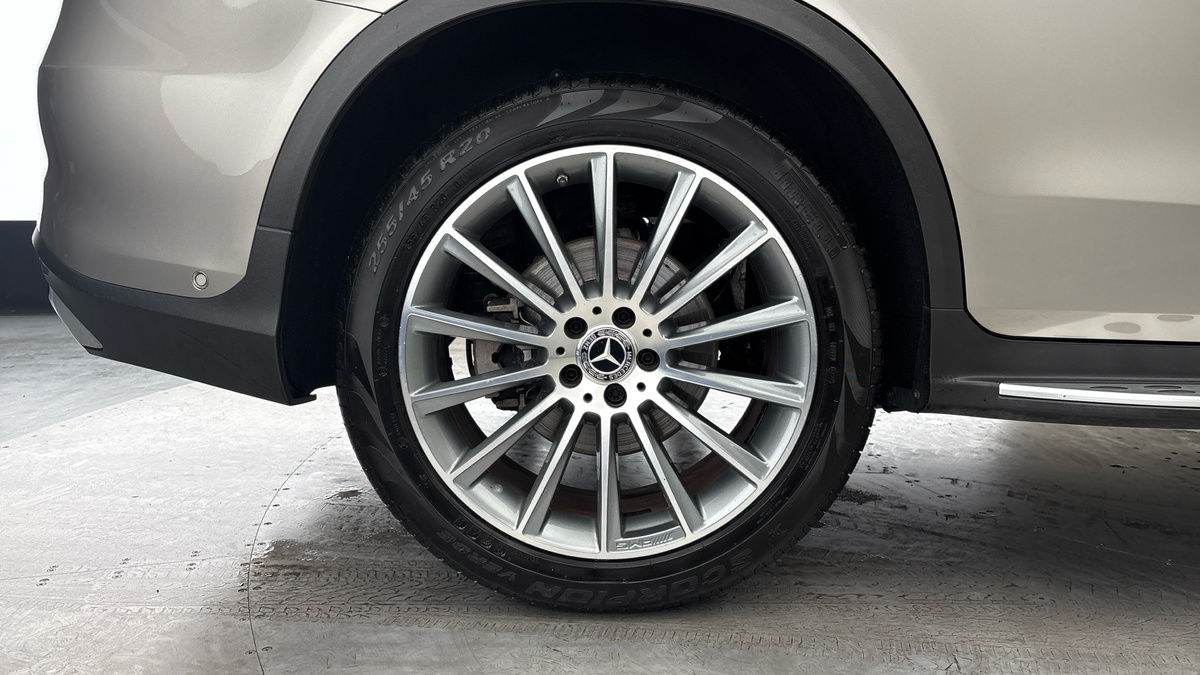 Mercedes-Benz GLC Image 10