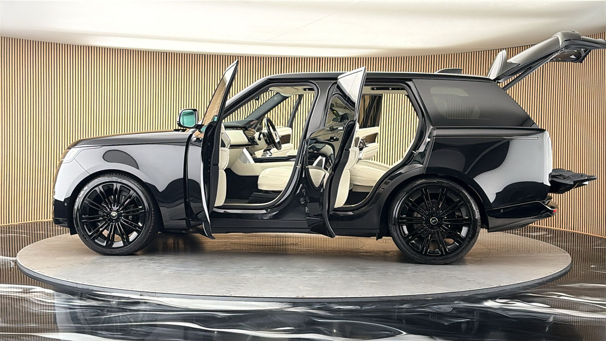 More views of Land Rover Range Rover