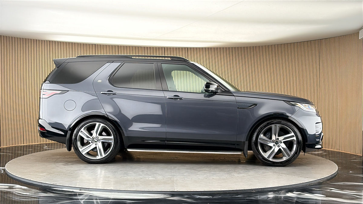 More views of Land Rover Discovery