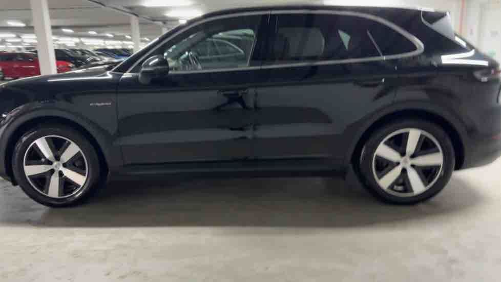 More views of Porsche Cayenne