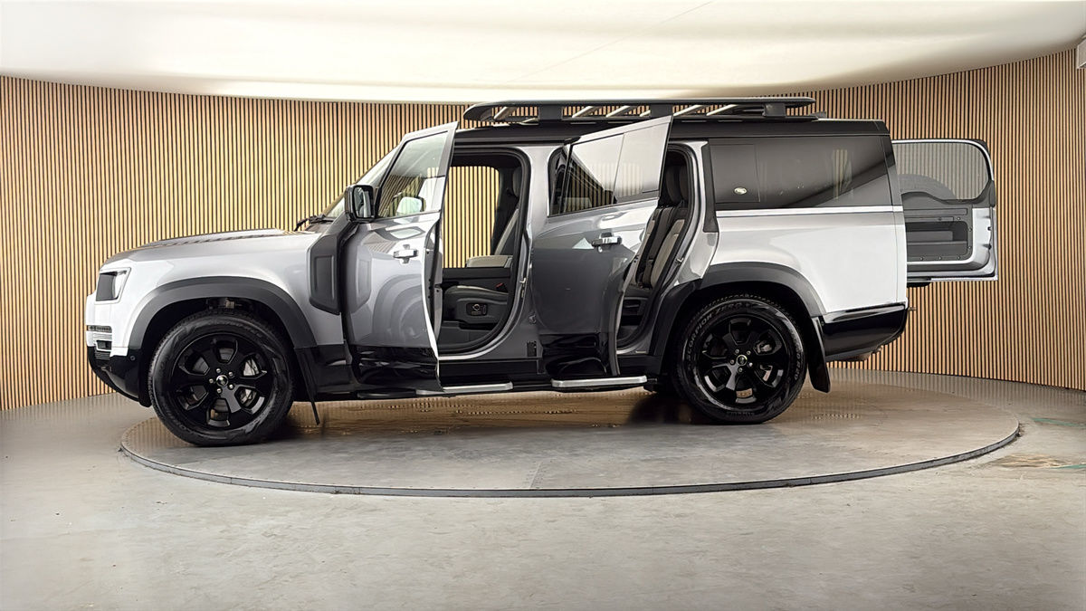 More views of Land Rover Defender 130