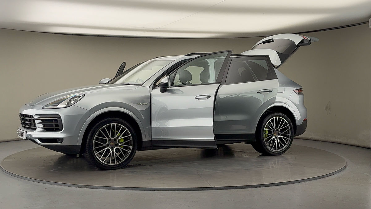 More views of Porsche Cayenne