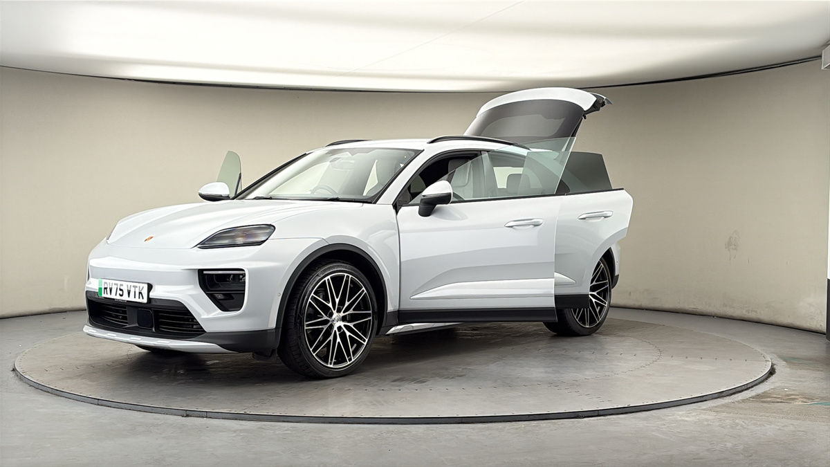 Porsche Macan Image 22