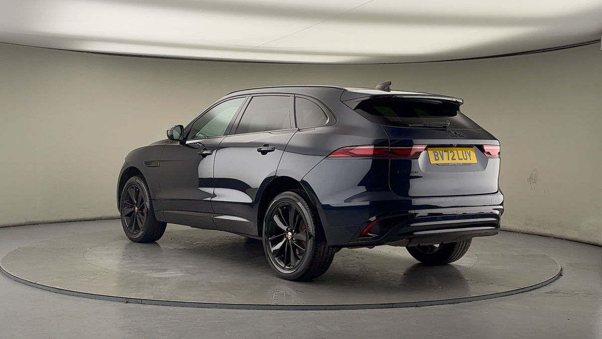 Jaguar F-PACE Image 2