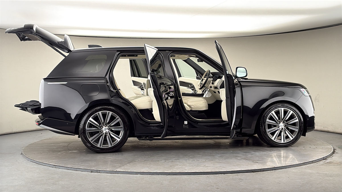 More views of Land Rover Range Rover