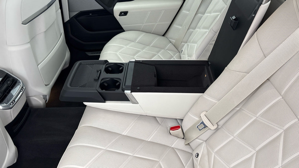 BMW i7 Image 9