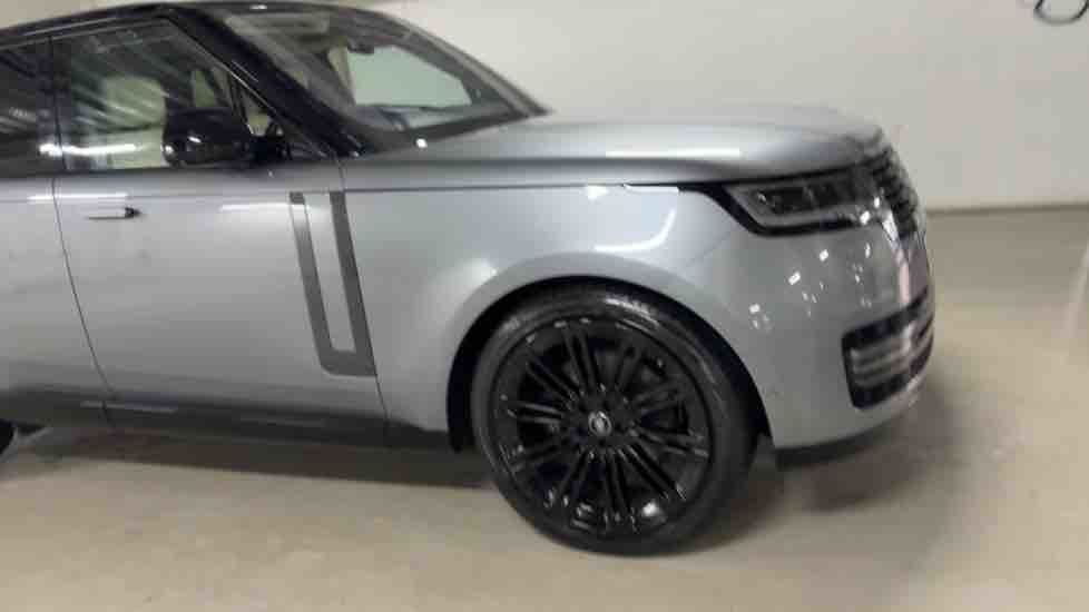More views of Land Rover Range Rover