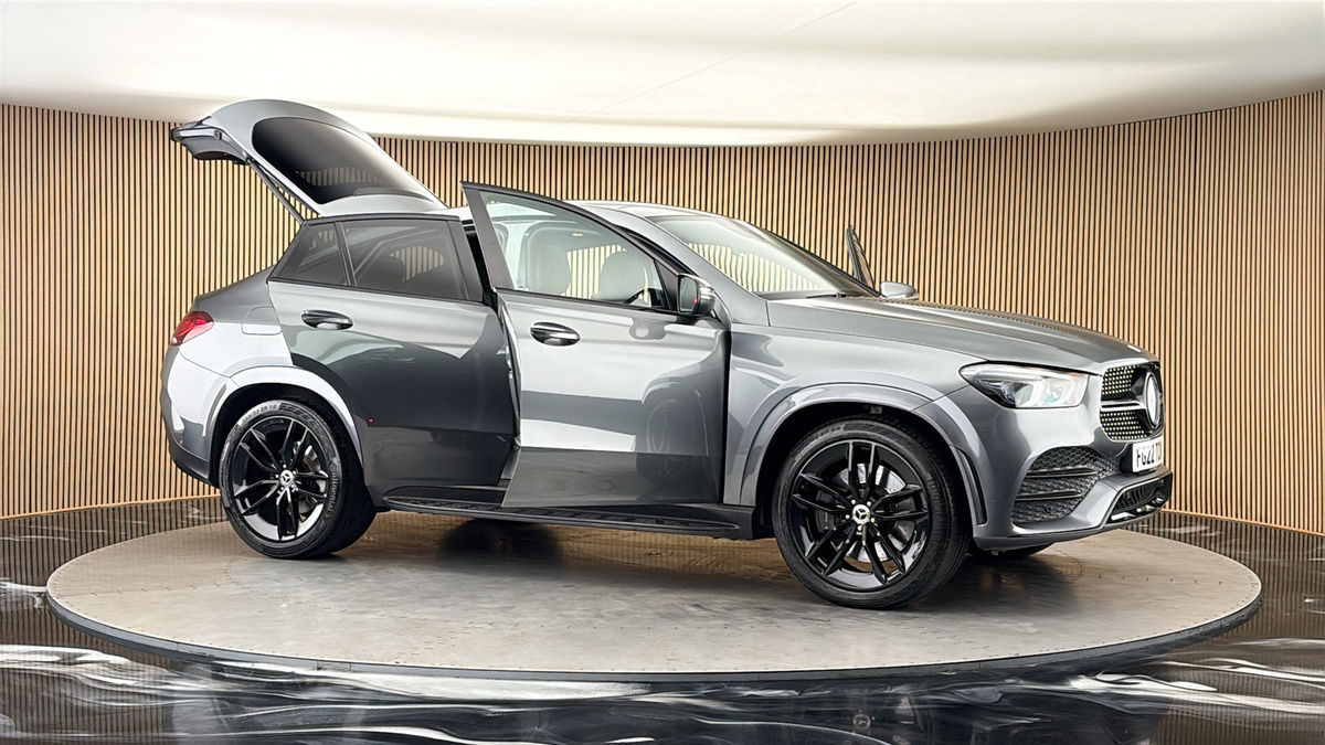 More views of Mercedes-Benz GLE