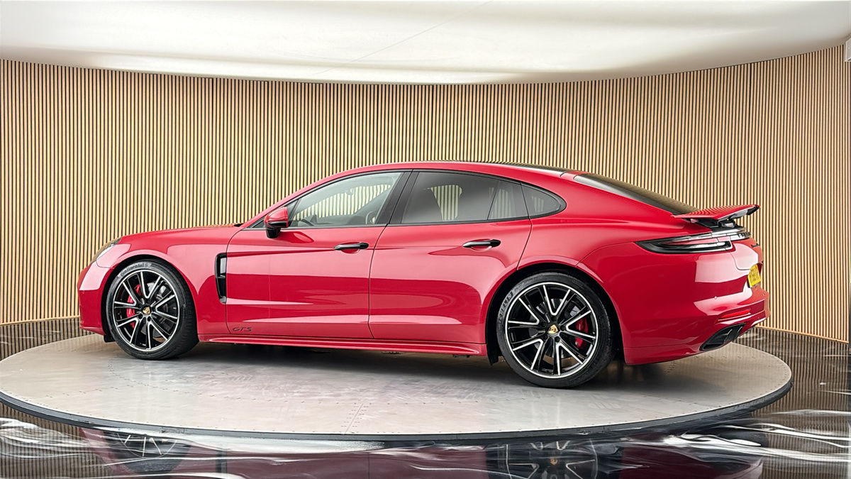 More views of Porsche Panamera