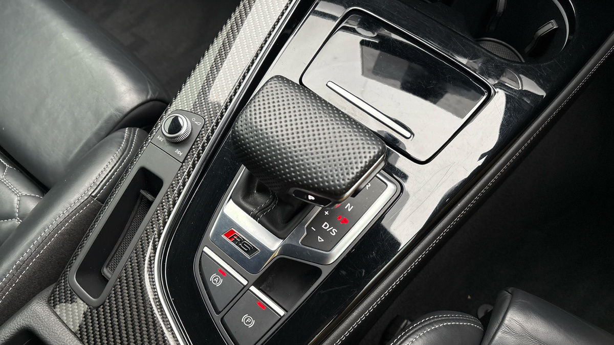 Audi RS4 Avant Image 6