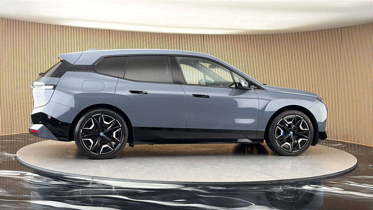 More views of BMW iX