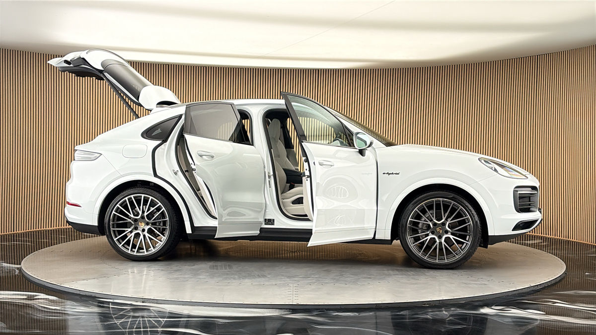 More views of Porsche Cayenne