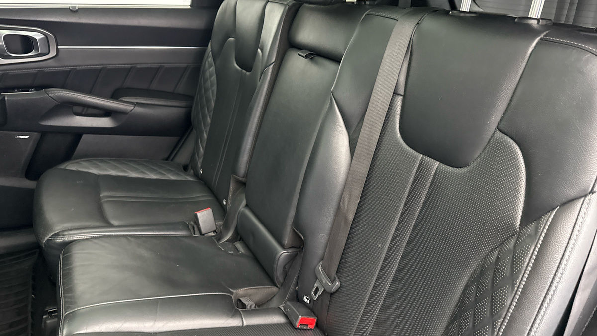 Kia Sorento Image 8