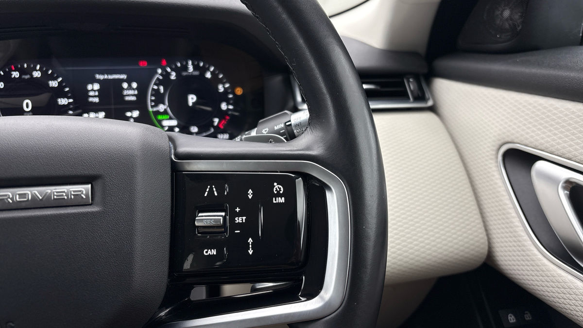 Land Rover Range Rover Velar Image 14