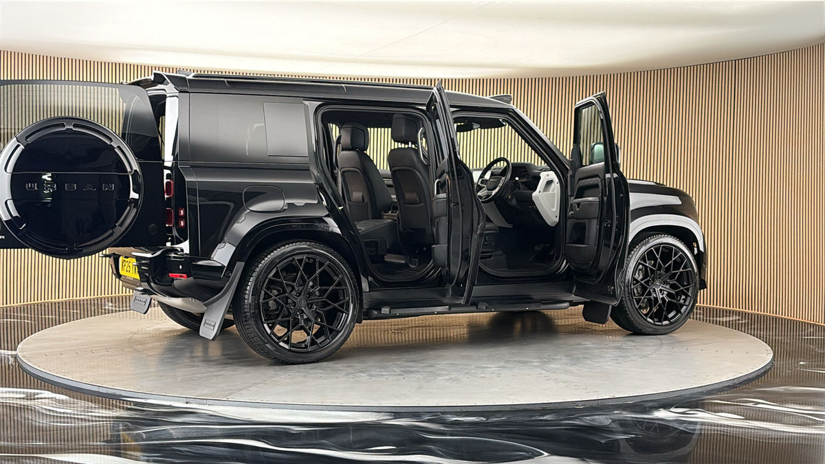 More views of Land Rover Defender 110