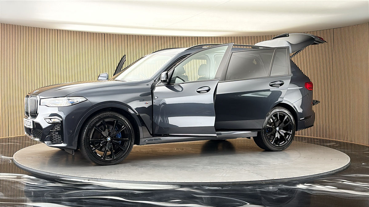 More views of BMW X7