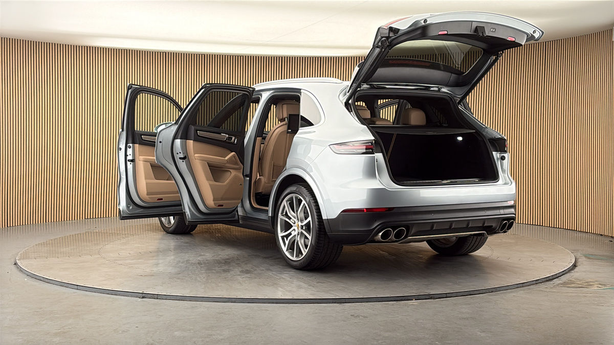 Porsche Cayenne Image 23