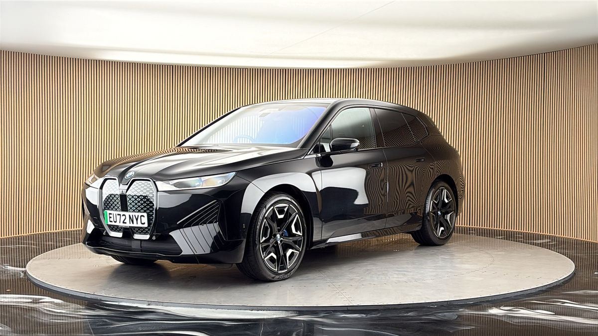More views of BMW iX