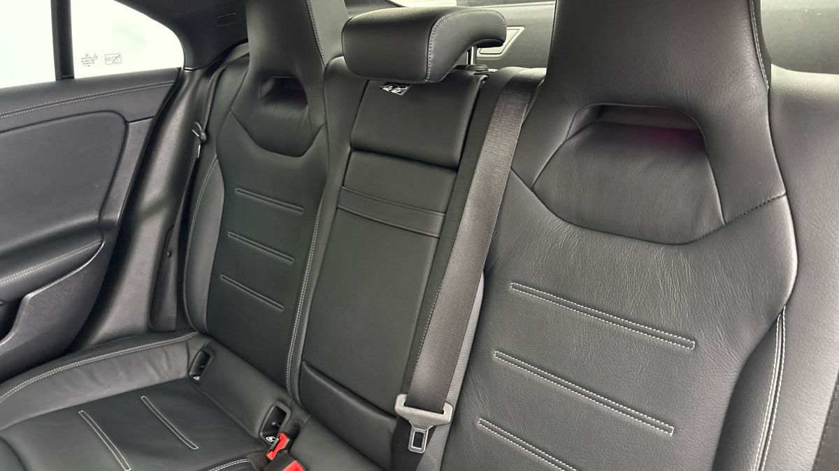 Mercedes-Benz CLA Image 8