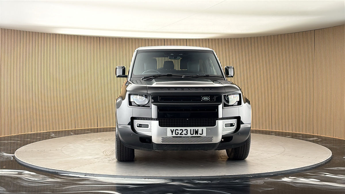 More views of Land Rover Defender 90