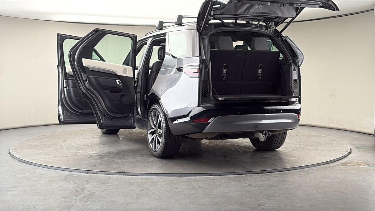 More views of Land Rover Discovery