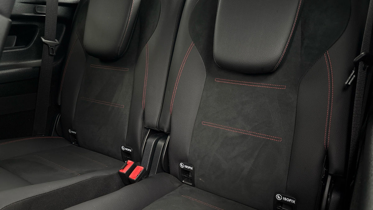 Mercedes-Benz GLB Image 25