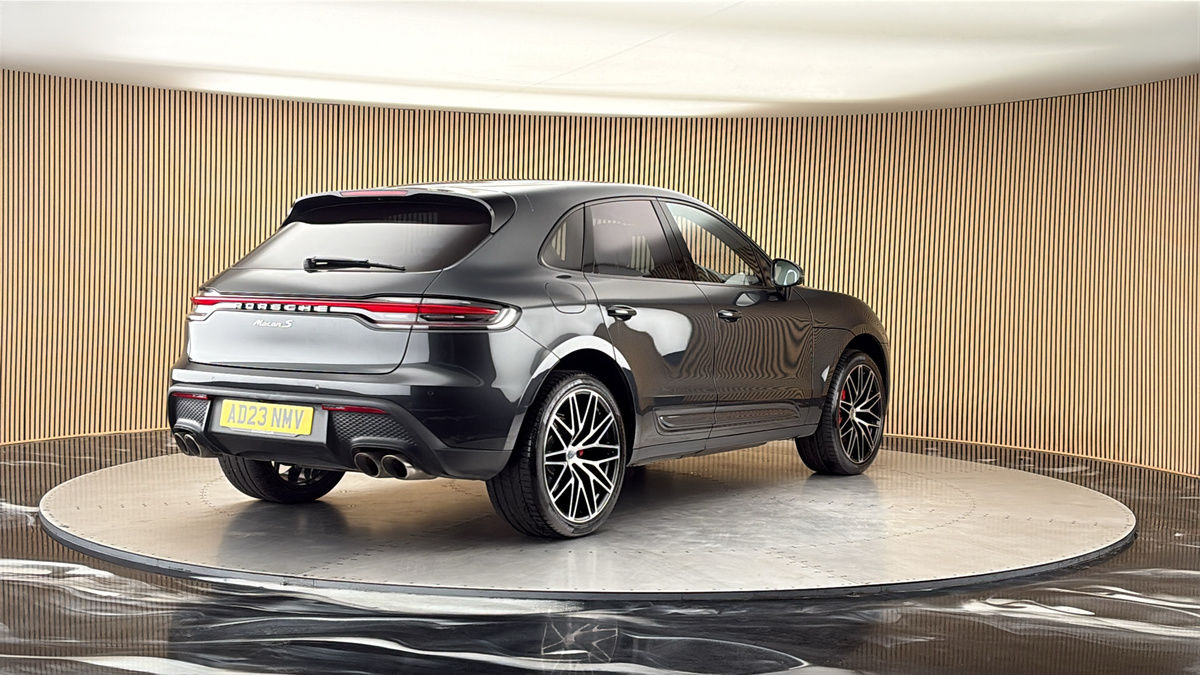 More views of Porsche Macan