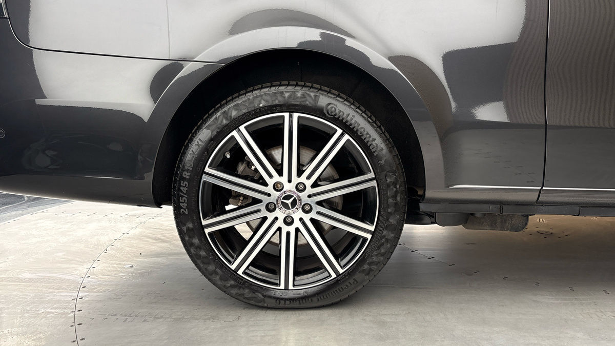 Mercedes-Benz V Class Image 10