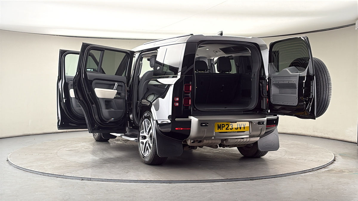 More views of Land Rover Defender 110