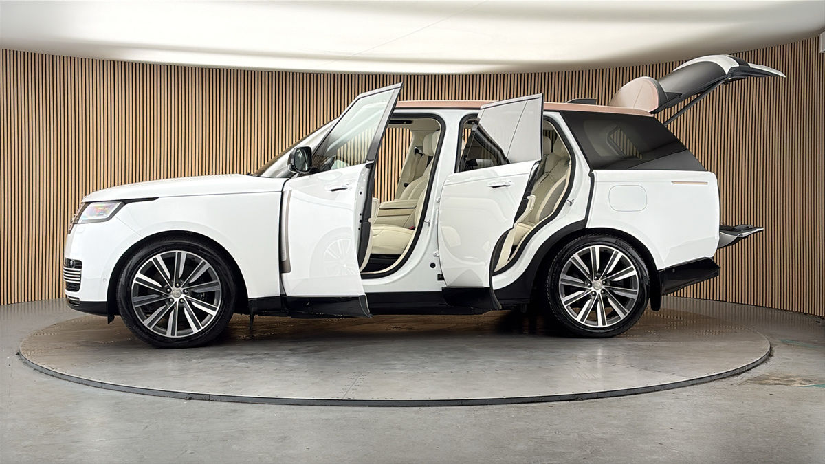More views of Land Rover Range Rover