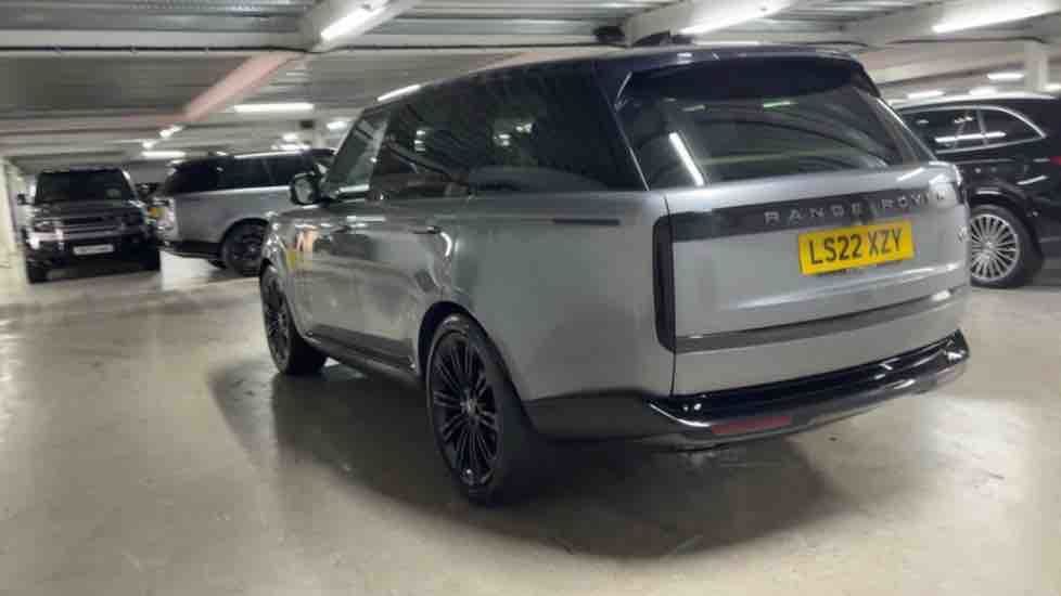 More views of Land Rover Range Rover