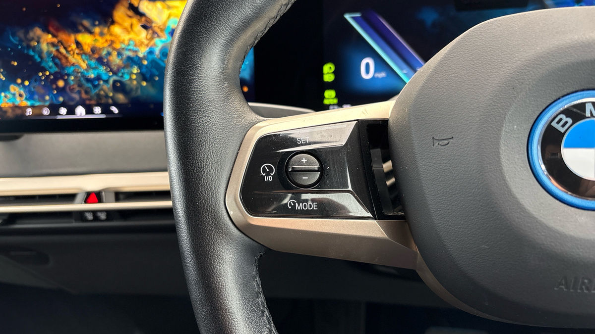 BMW iX Image 13