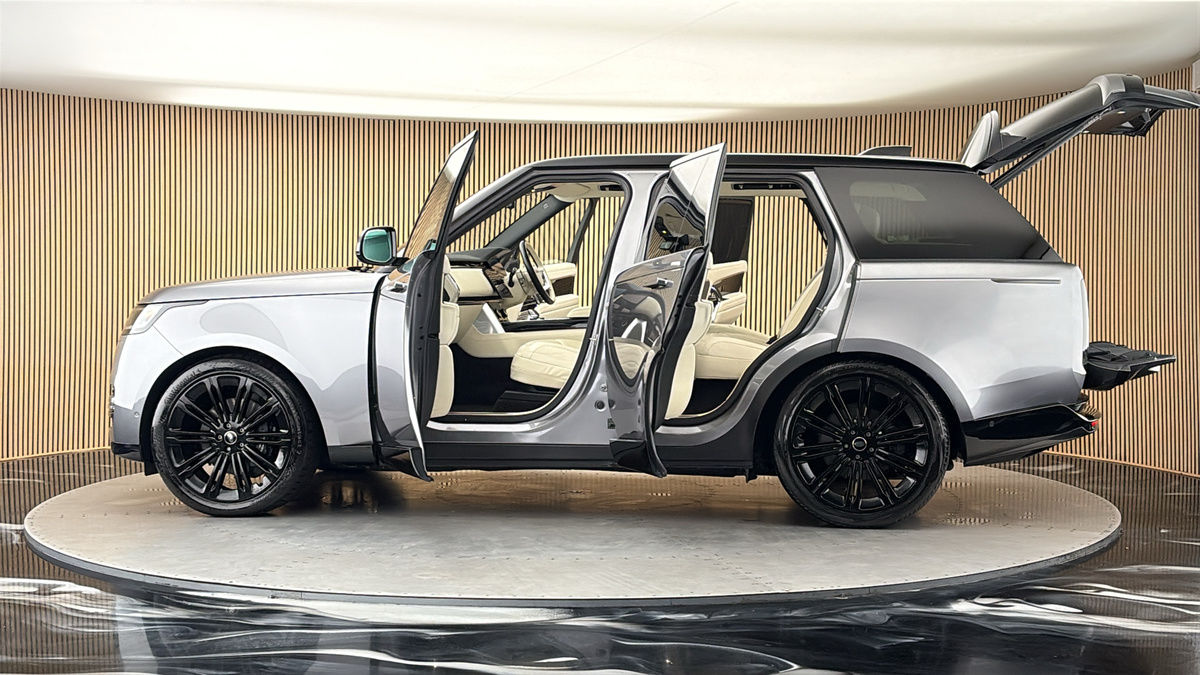 More views of Land Rover Range Rover