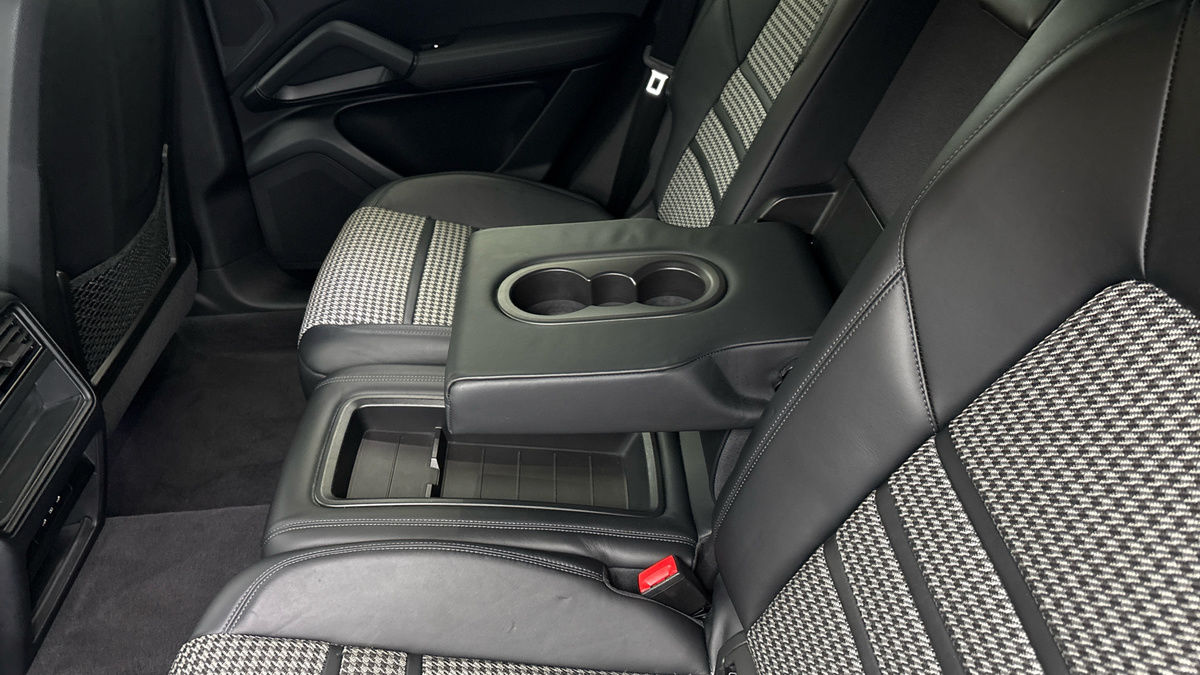 Porsche Cayenne Image 9