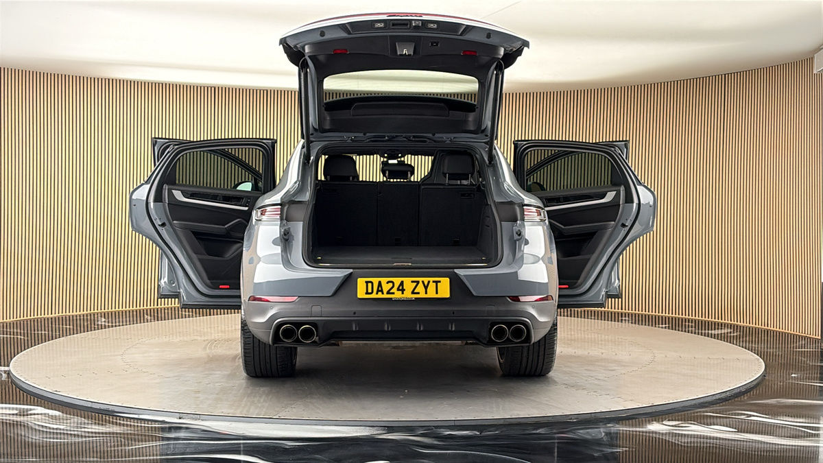 More views of Porsche Cayenne