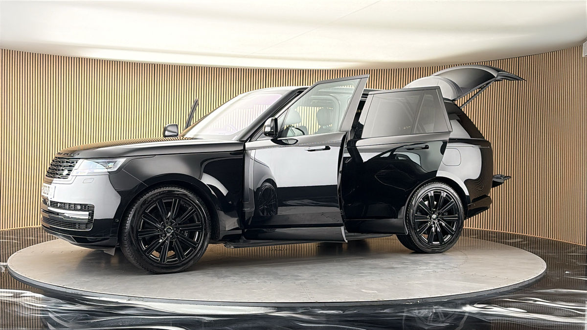 More views of Land Rover Range Rover
