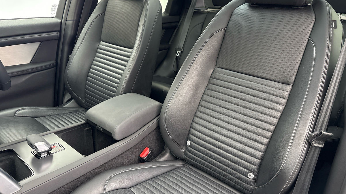 Land Rover Discovery Sport Image 7