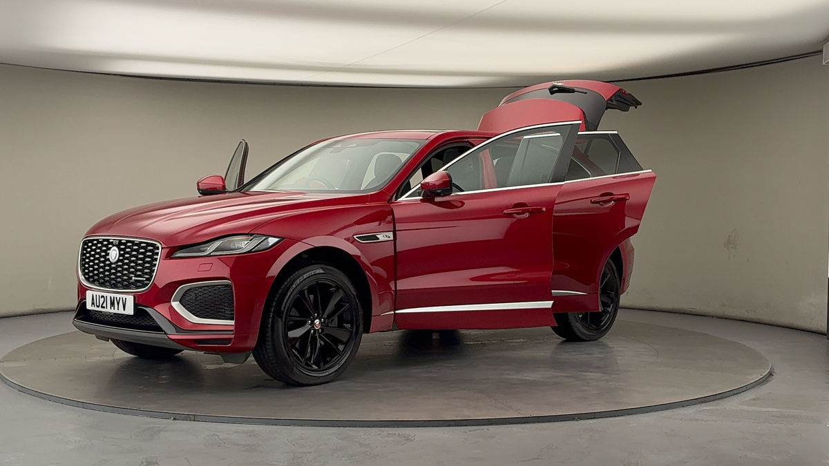 Jaguar F-PACE Image 22