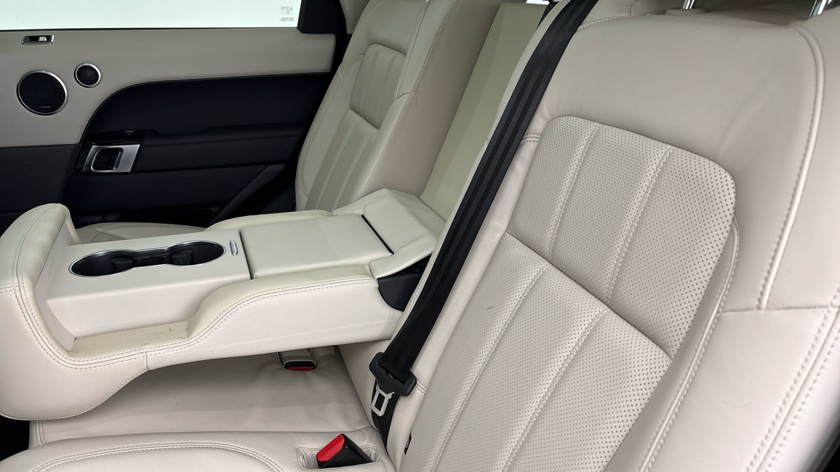 Land Rover Range Rover Sport Image 9