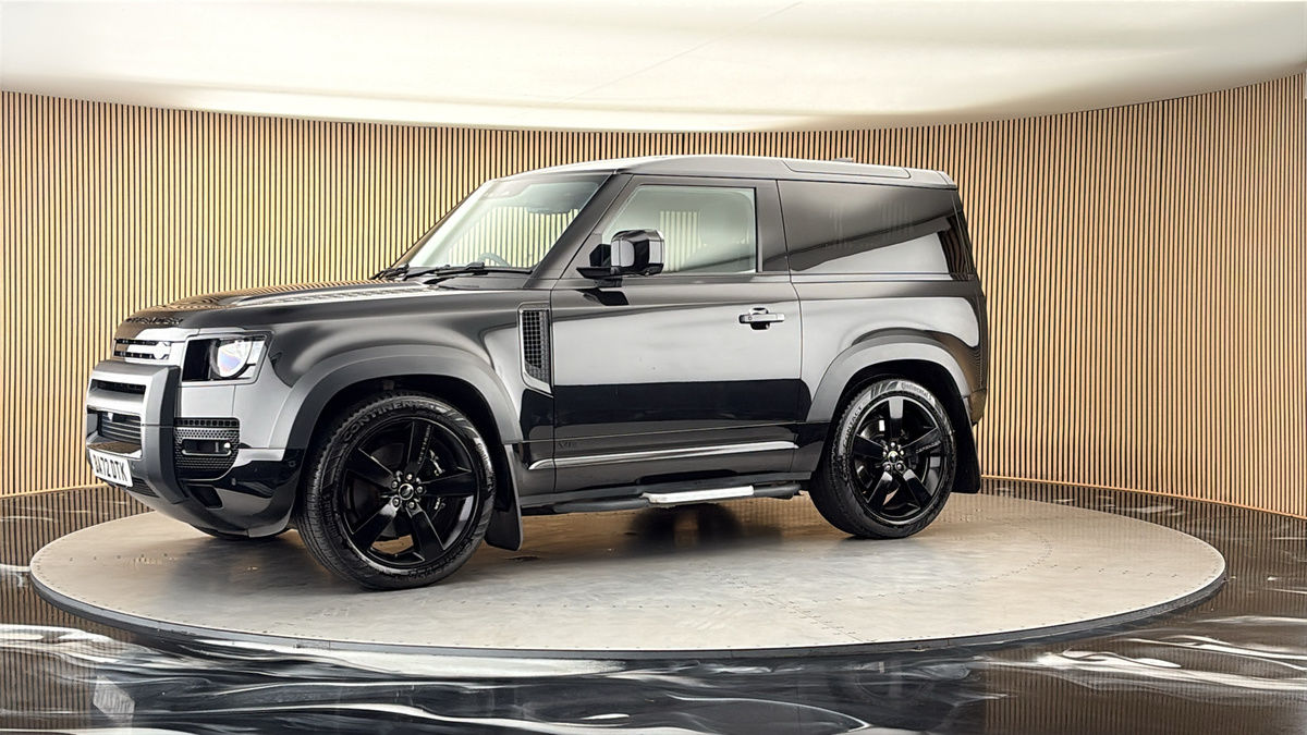More views of Land Rover Defender 90