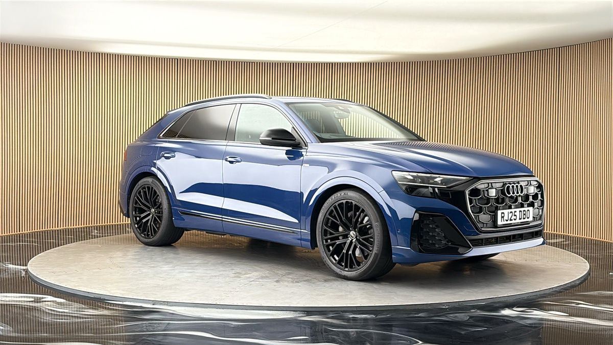 More views of Audi Q8