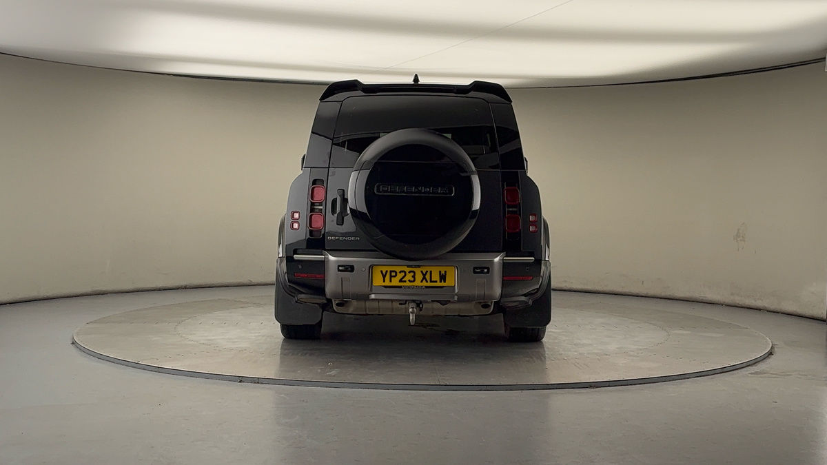 Land Rover Defender 130 Image 4