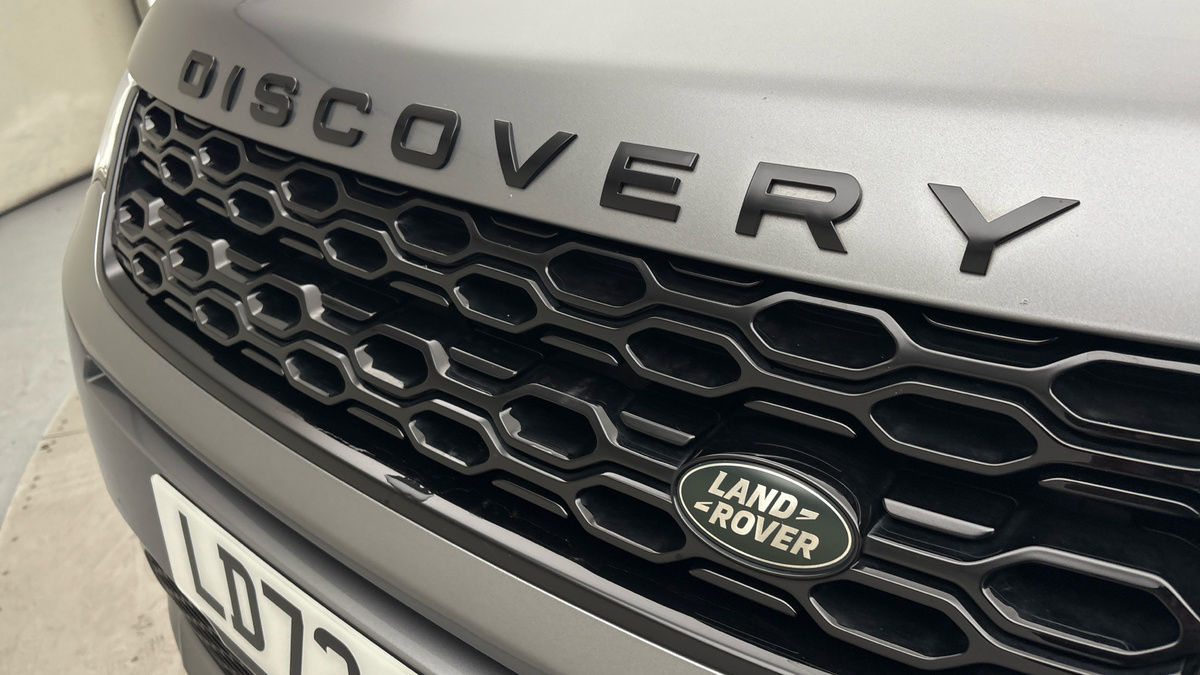 Land Rover Discovery Sport Image 24